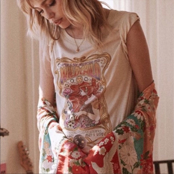 Tops - Vintage style boho print graphic tee WILD CHILD